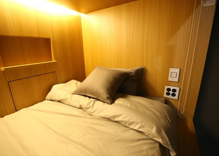 Philstay Myeongdong Boutique - Women Only 2*
